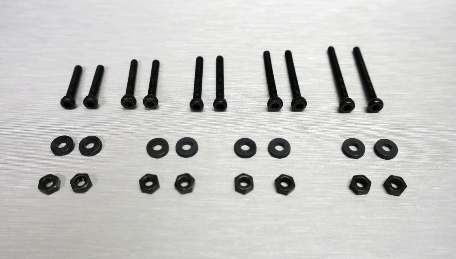 Phono Schrauben Set M2 Innensechskant für Tonabnehmer / Headshell Black1