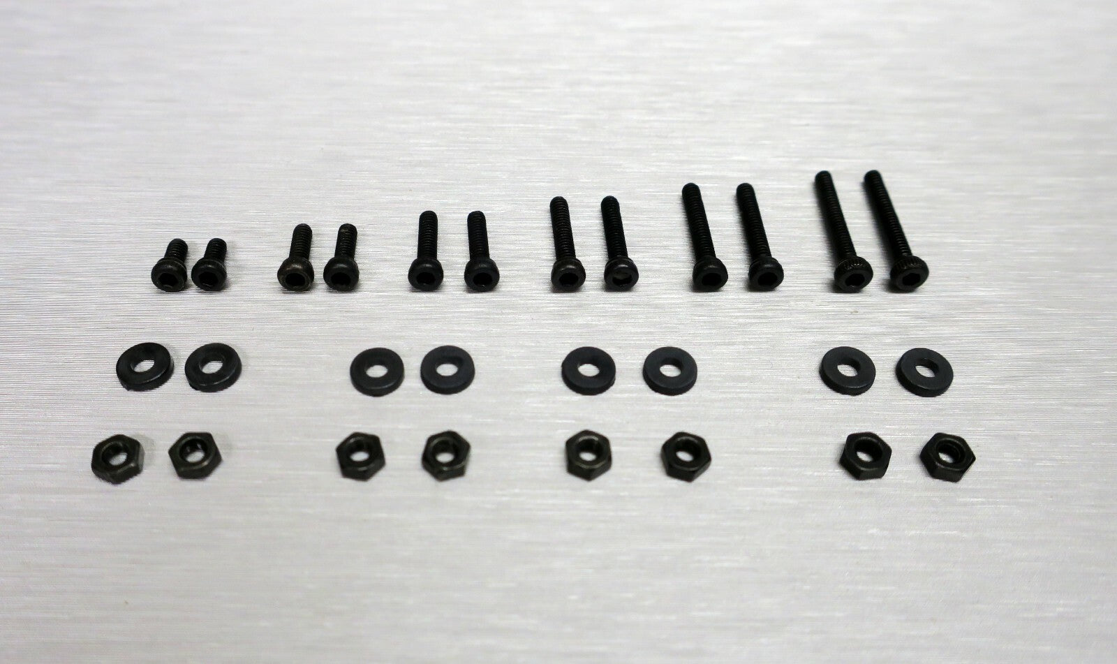 Schwarze Phono Schrauben Set M2 Inbusschrauben für Tonabnehmer / Headshell0