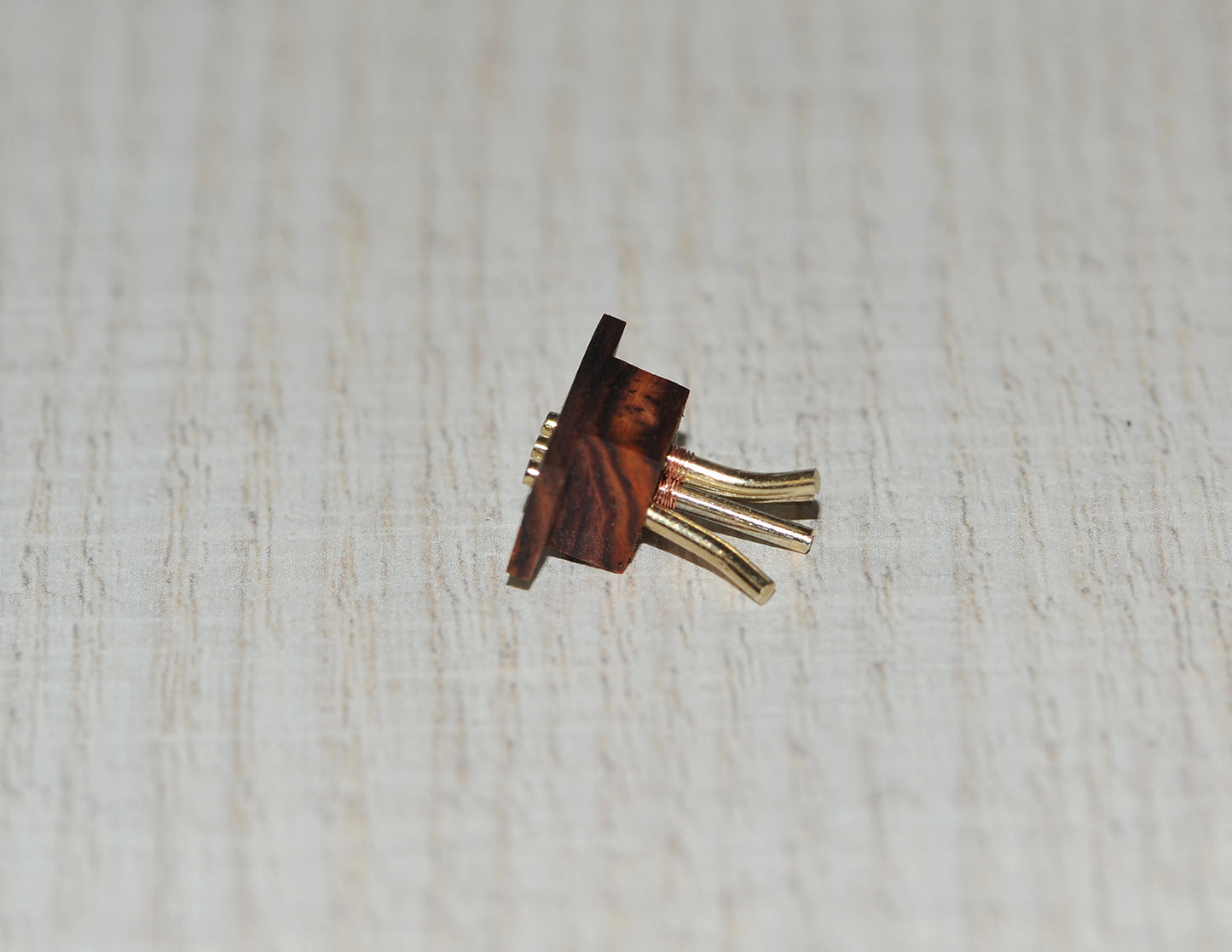 Connector 4 Pins Gold-Plated for Decca London Black/Grey/Gold Custom-Made1