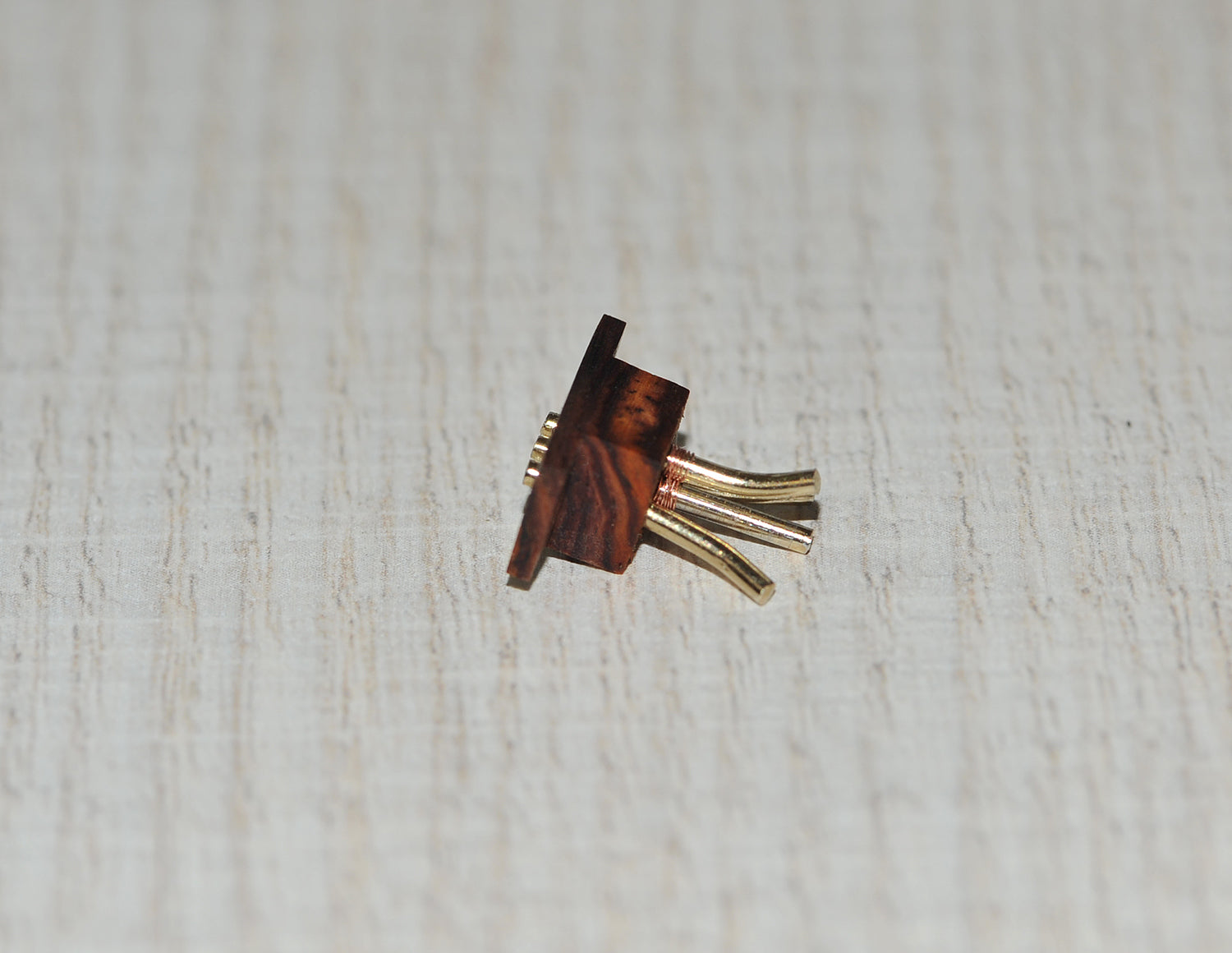 Connector 4 Pins Gold-Plated for Decca London Black/Grey/Gold Custom-Made1
