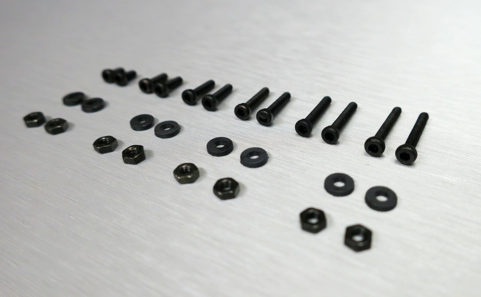Schwarze Phono Schrauben Set M2 Inbusschrauben für Tonabnehmer / Headshell1
