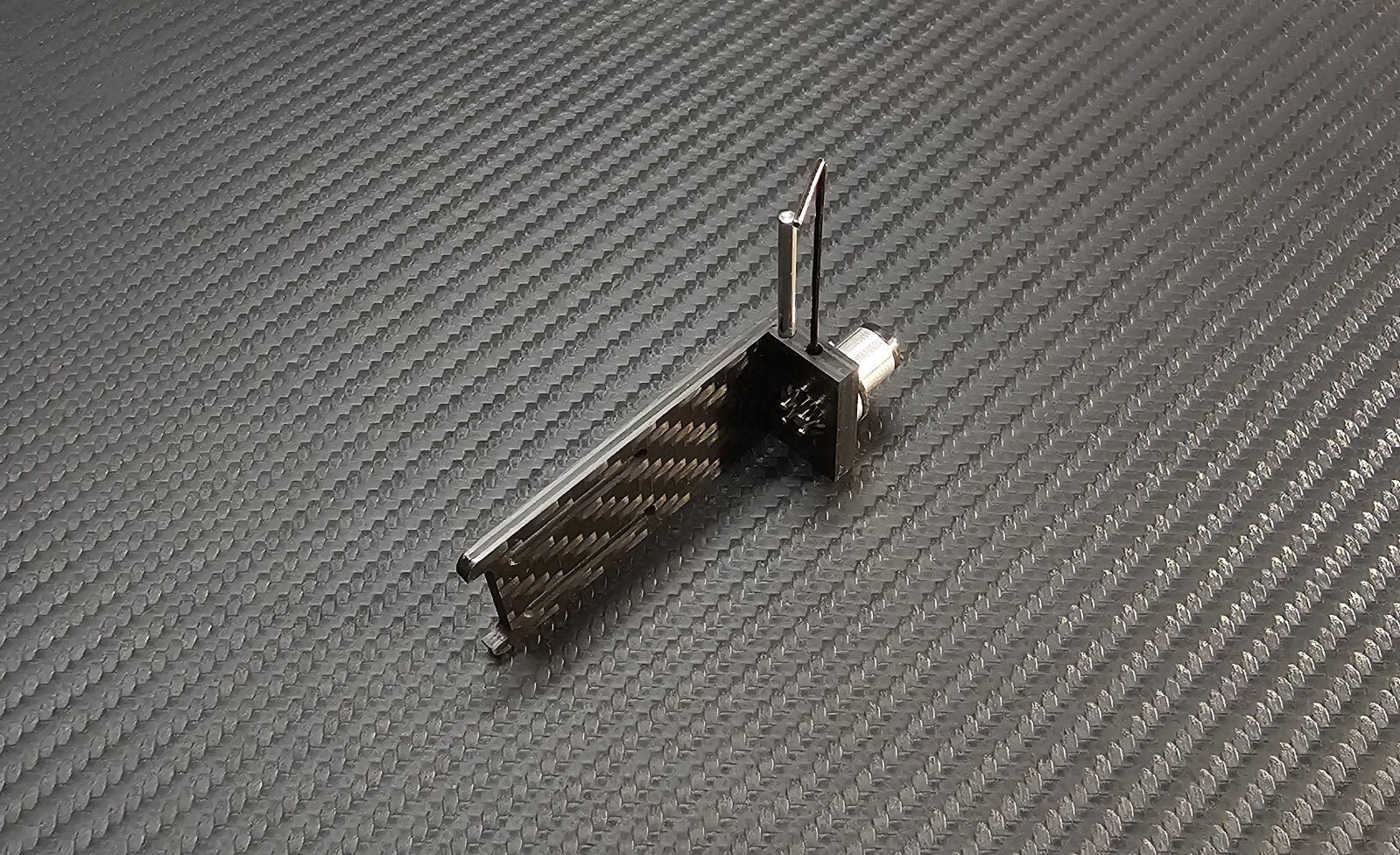 Custom-Made Headshell with Azimuth & Overhang adjustment Material Racing Carbon7
