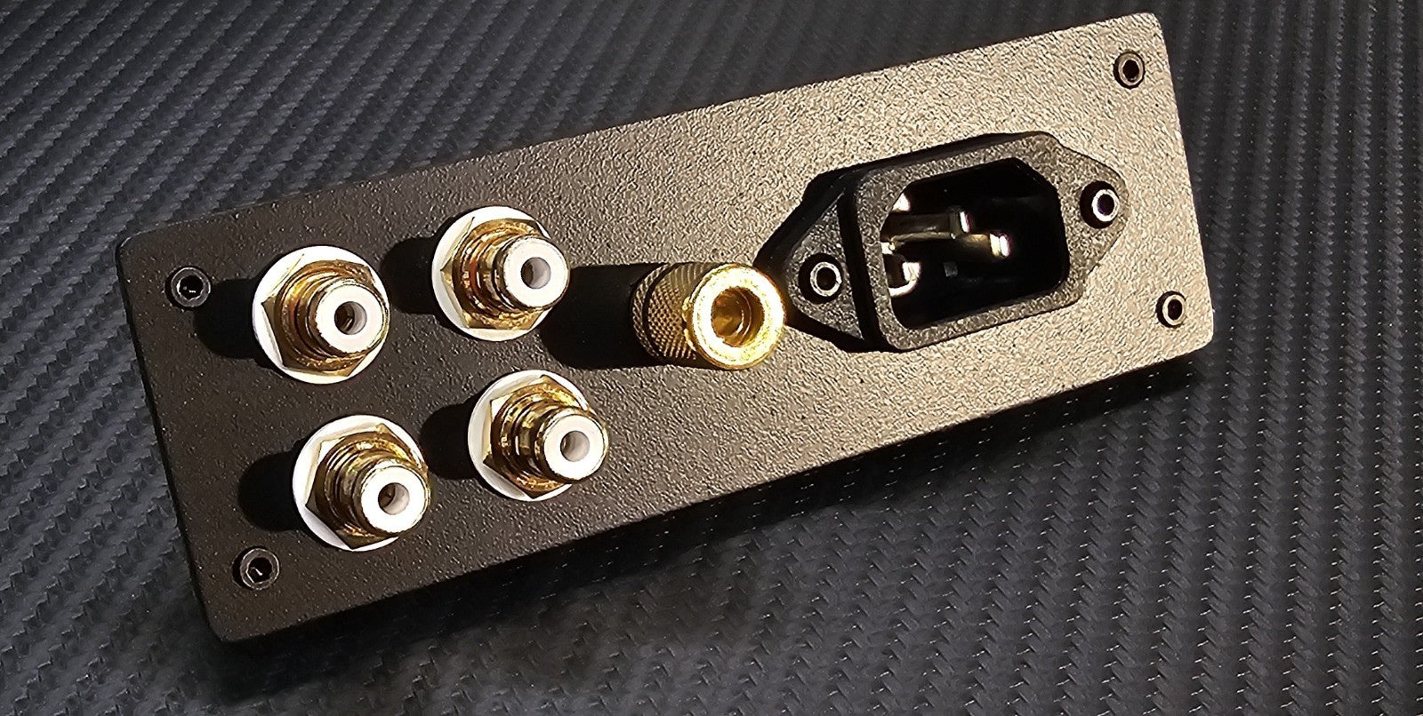 2x2 RCA & Ground & Power Board for Turntable, Loudspeakers, HiFi Equipment1