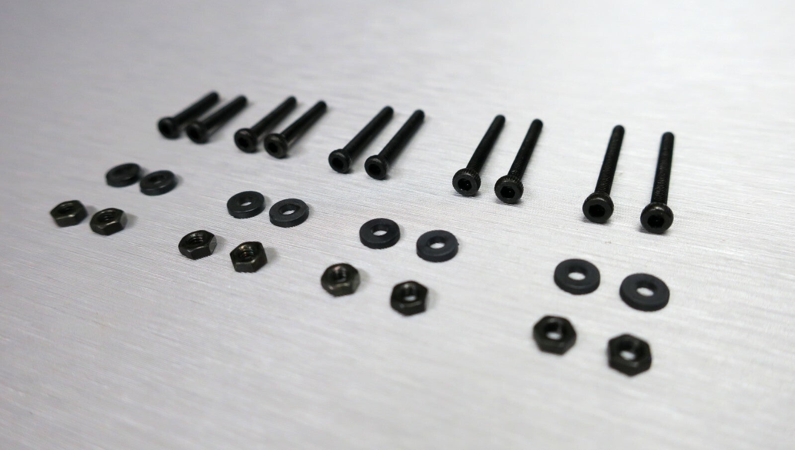 Phono Schrauben Set M2 Innensechskant für Tonabnehmer / Headshell Black0