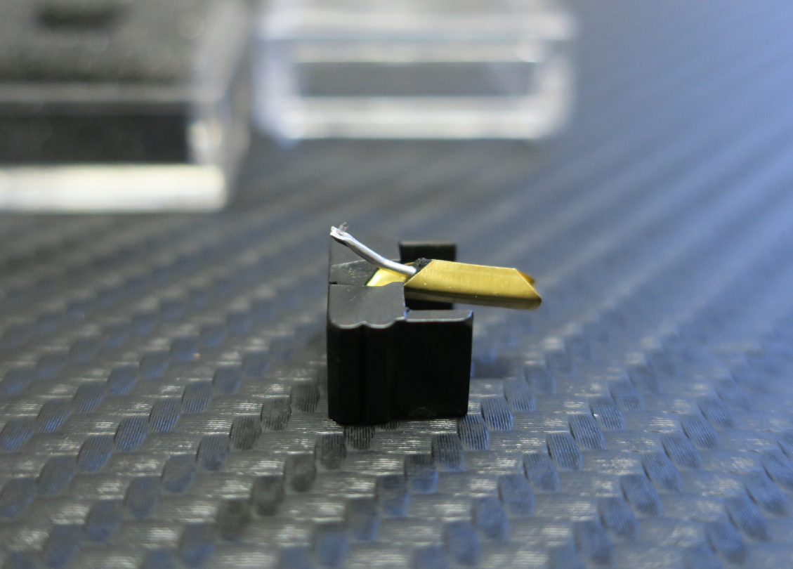 Replacement Needle Stylus for SHURE M92 N93 2225 RS612 M93 N91 with case - black2