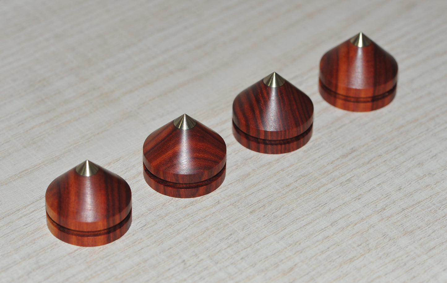 4x High Quality Improved / Absorber / Spikes / Isolierung for Luxman turntable 0