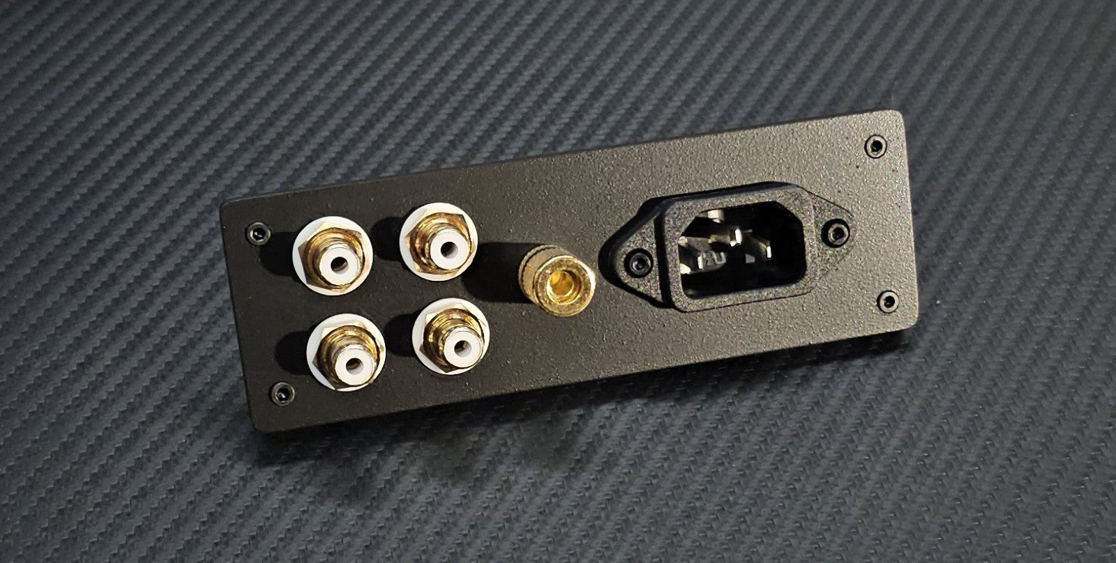 2x2 RCA & Ground & Power Board for Turntable, Loudspeakers, HiFi Equipment0