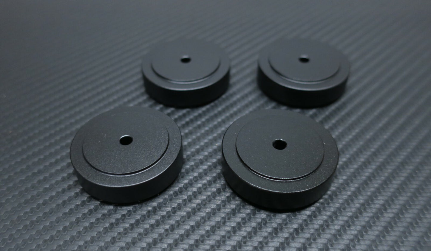 4x Füße / Isolierung für Plattenspieler / Lautsprecher / Boxen / mit Gummi - NEW0