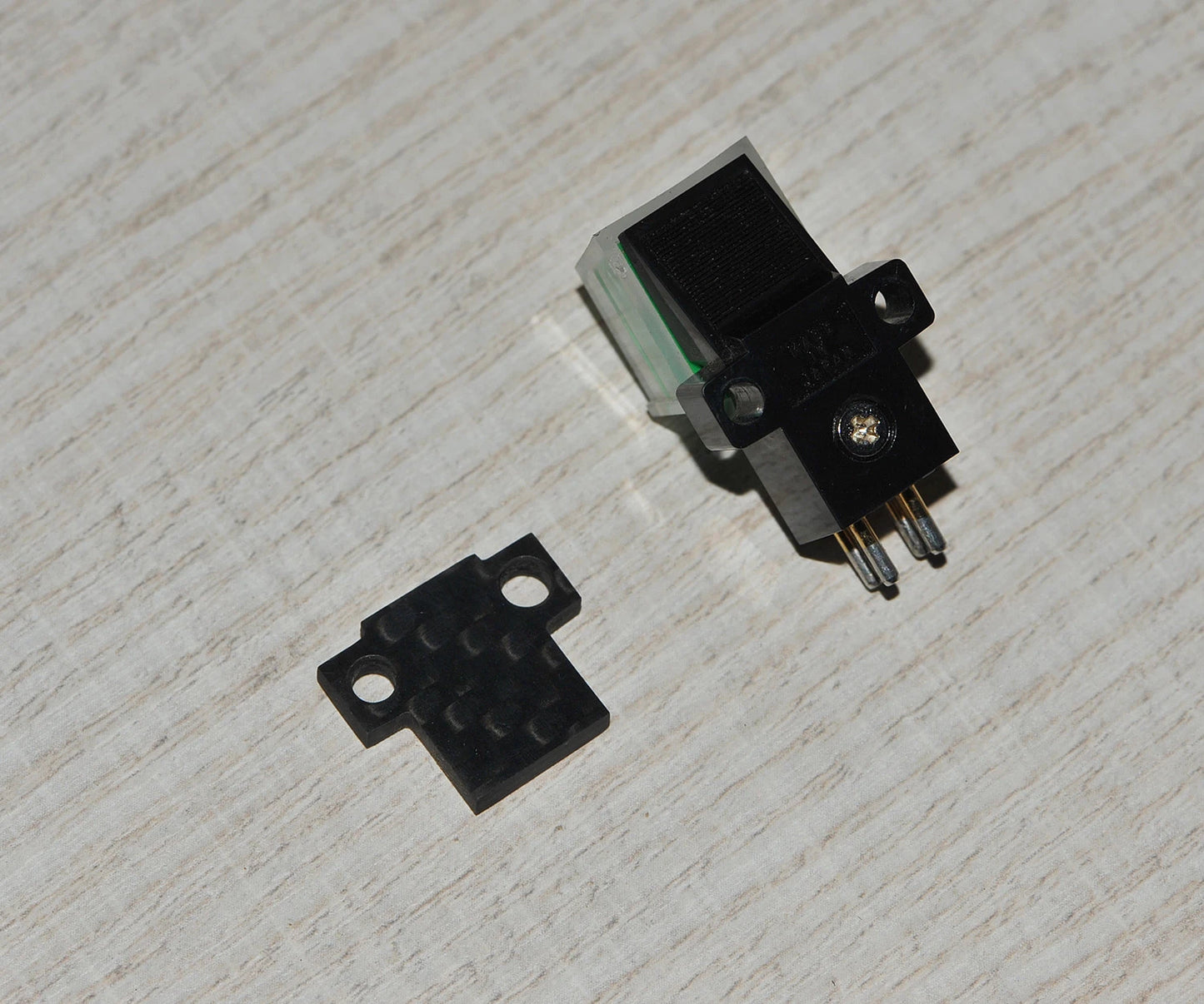 2.8mm Spacer / Shock Absorber / Weight for Audio-Technica AT95 Cartridge made of real racing carbon