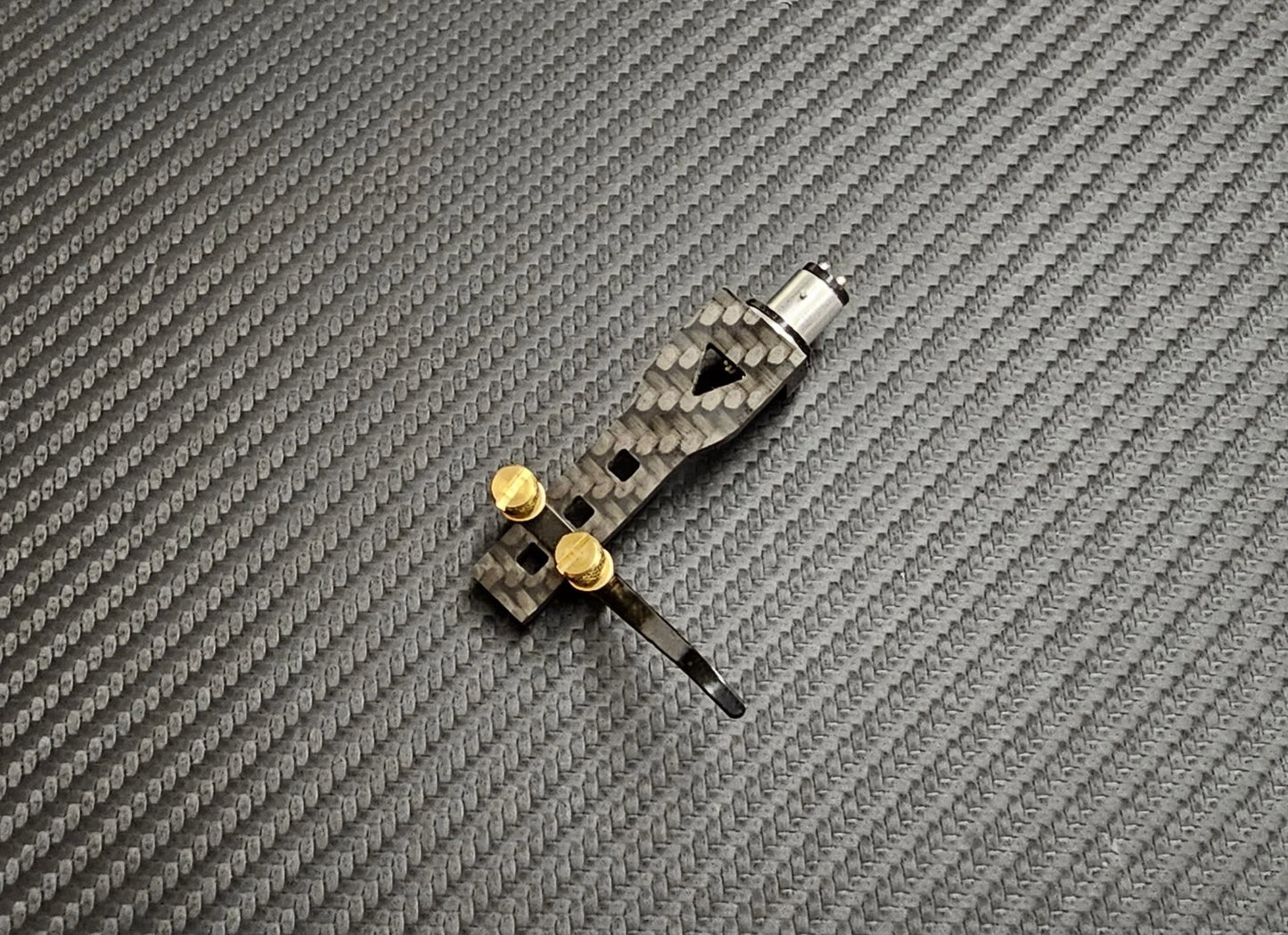 ULTRA LIGHT (5gr) Carbon Headshell for light-weight Tonearms made of Real Racing Carbon