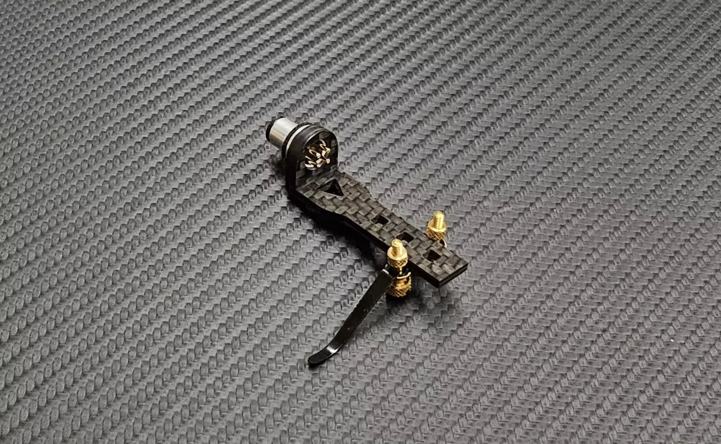 ULTRA LIGHT (5gr) Carbon Headshell for light-weight Tonearms made of Real Racing Carbon